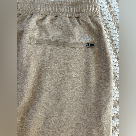 Vuori Sunday Performance Jogger size medium - Picture 4 of 11